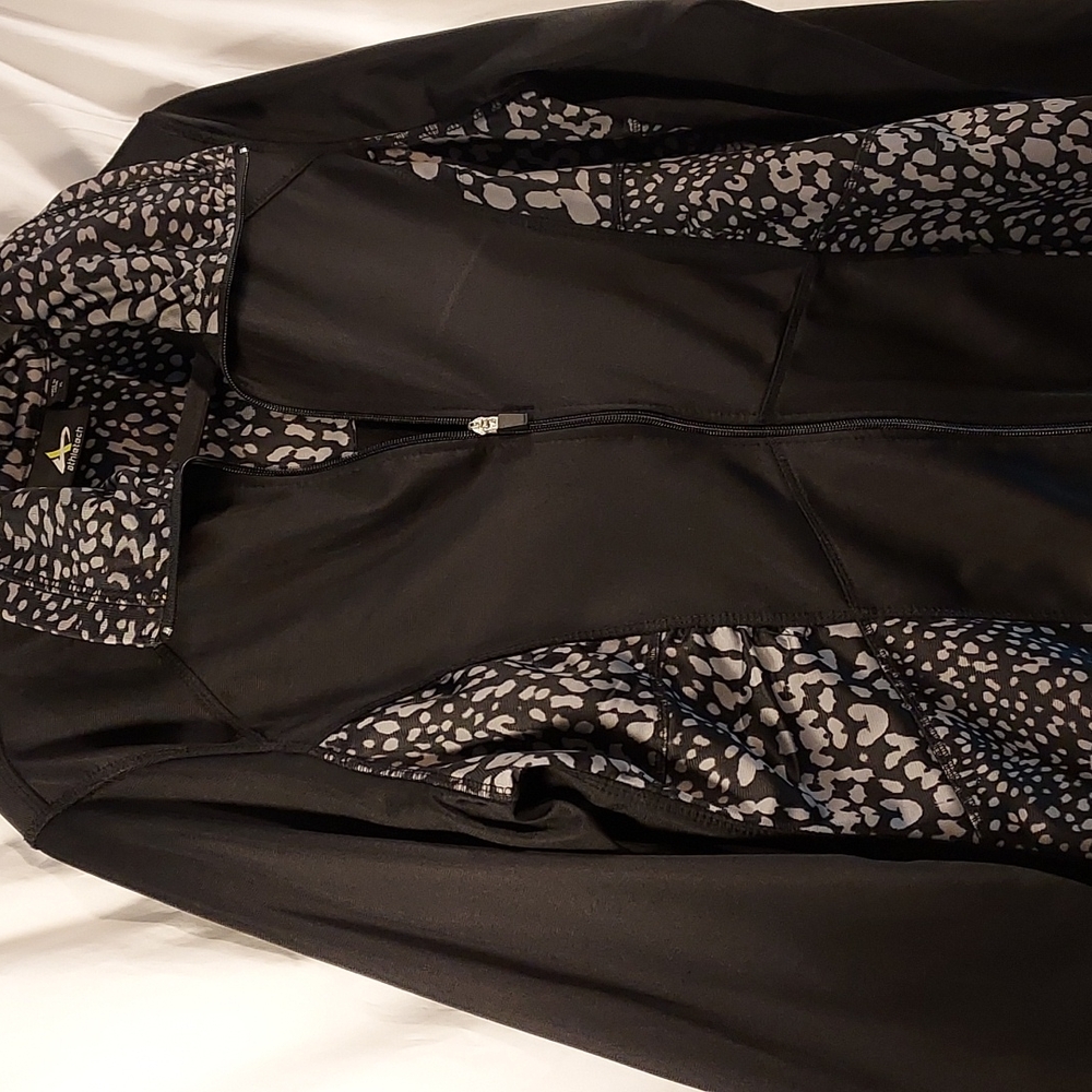 ATHLETECH ACTIVEWEAR - Picture 3 of 6